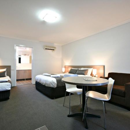 דובו The Aberdeen Motel מראה חיצוני תמונה